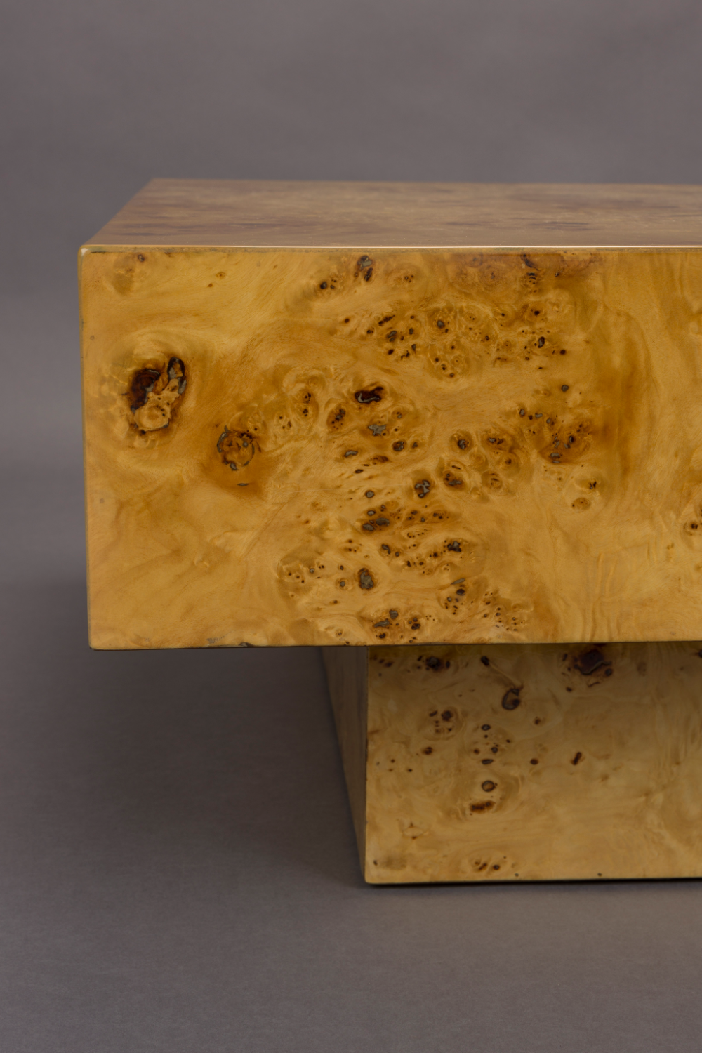 Table basse carrée laquée