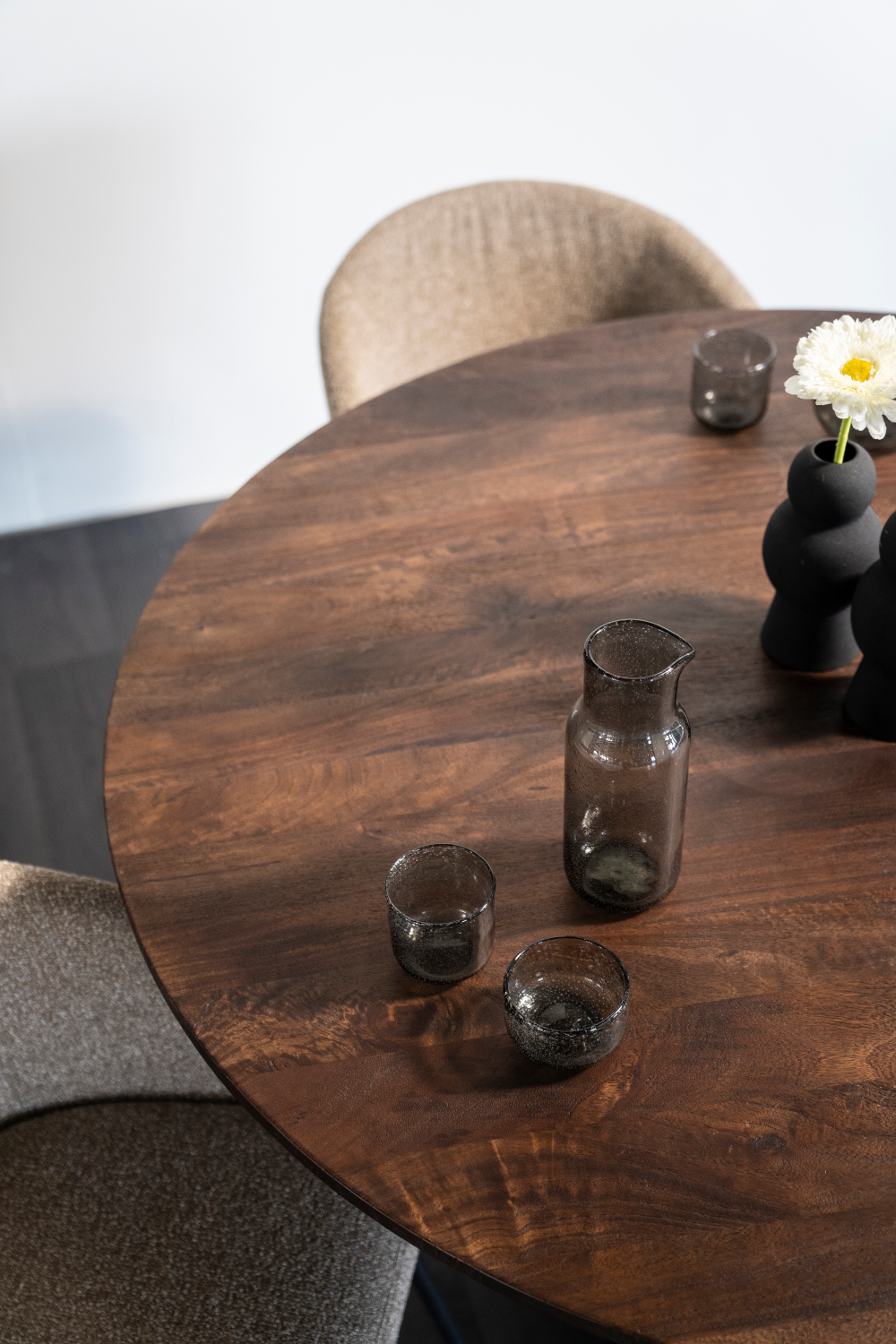 Table à manger sur pied en bois