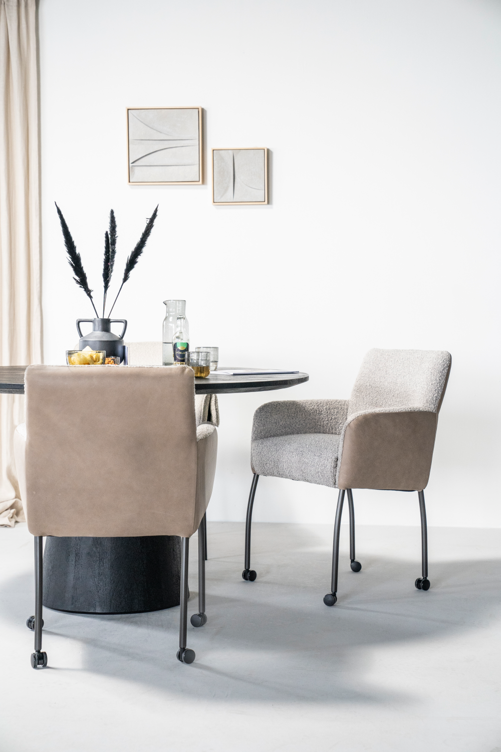 Table à manger sur pied en bois