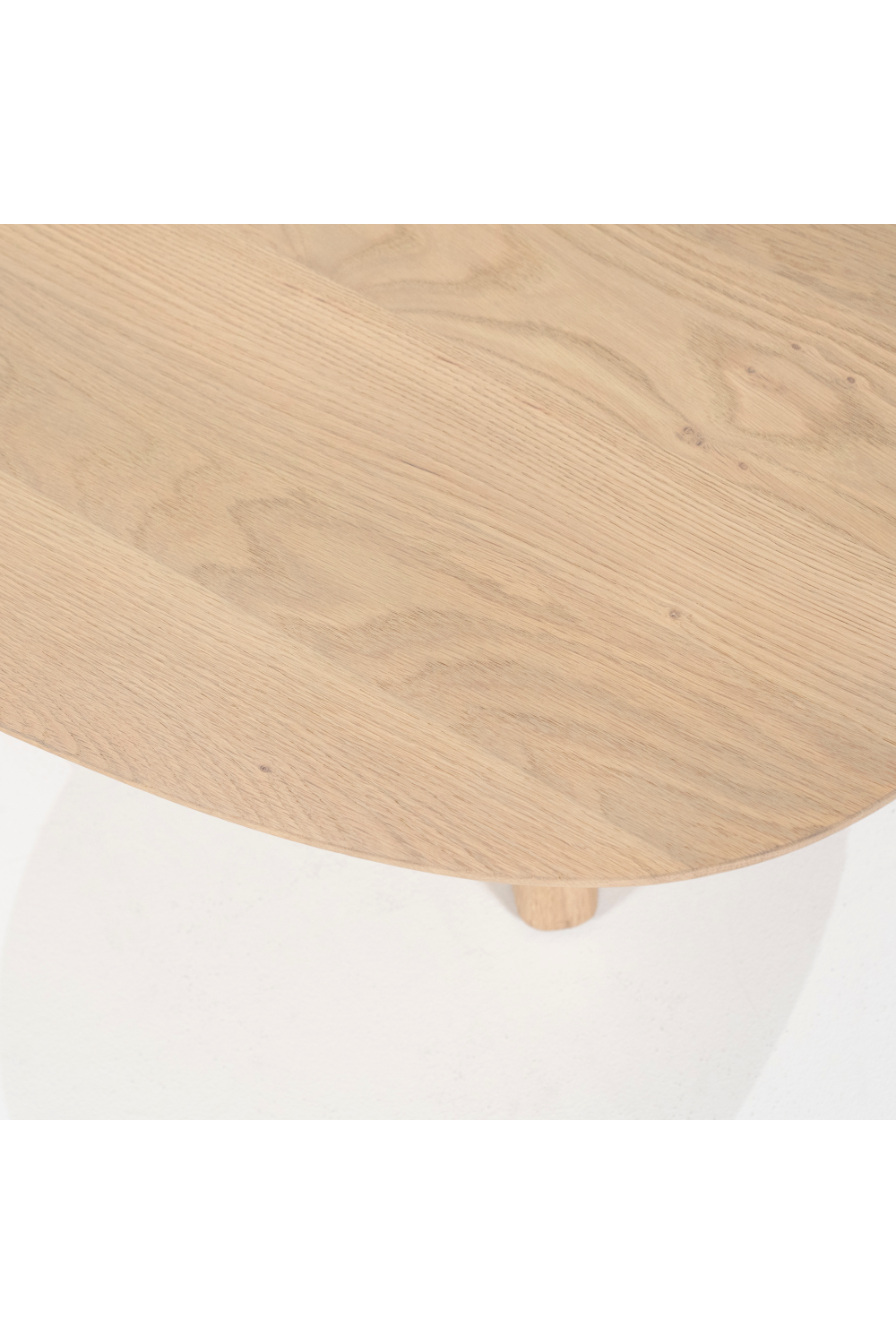 Table basse en chêne verni naturel