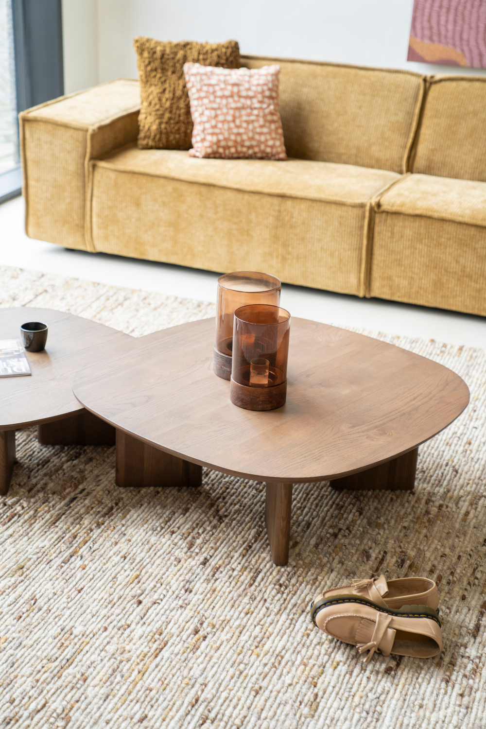Table basse en chêne verni marron