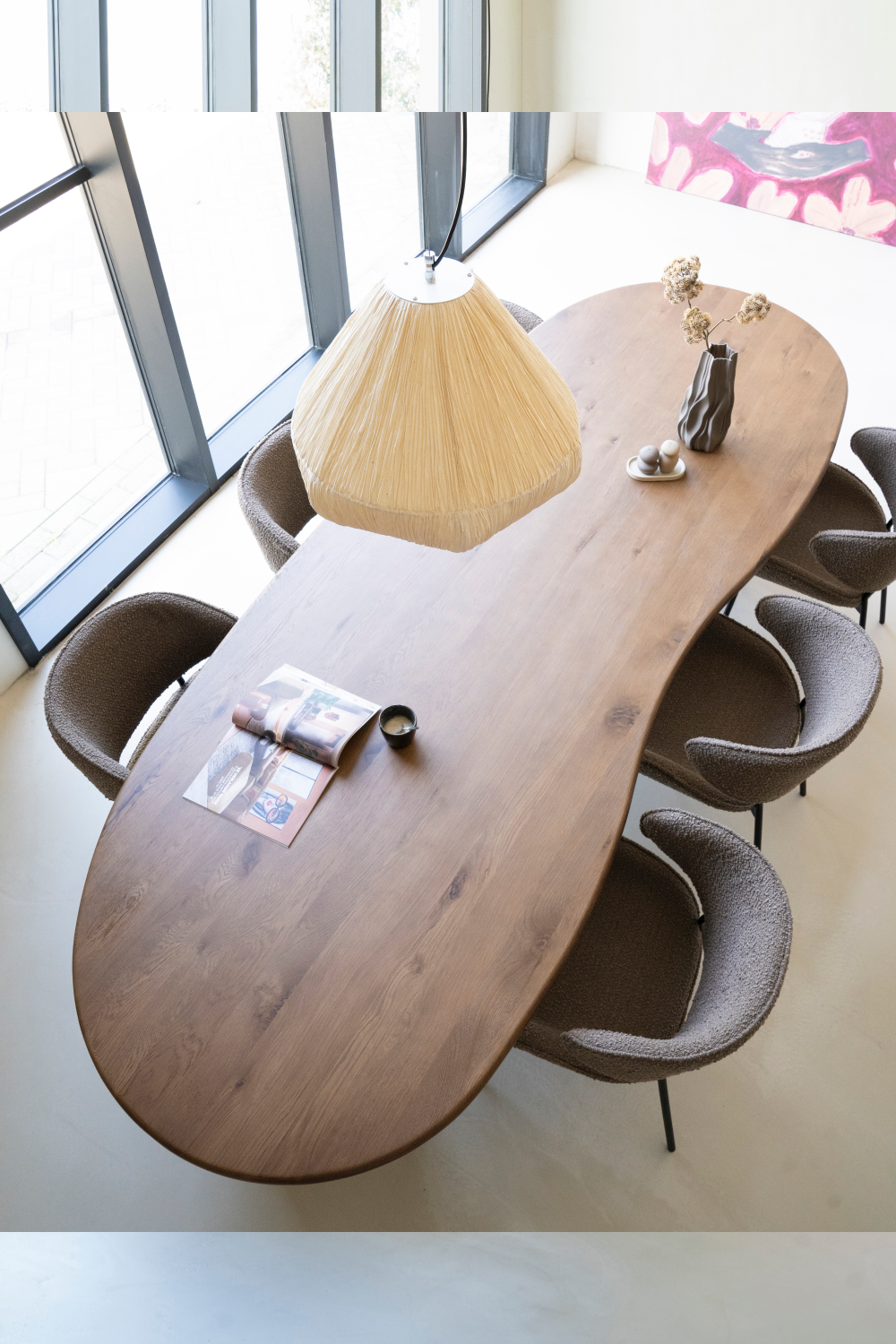 Table à manger en chêne organique verni marron