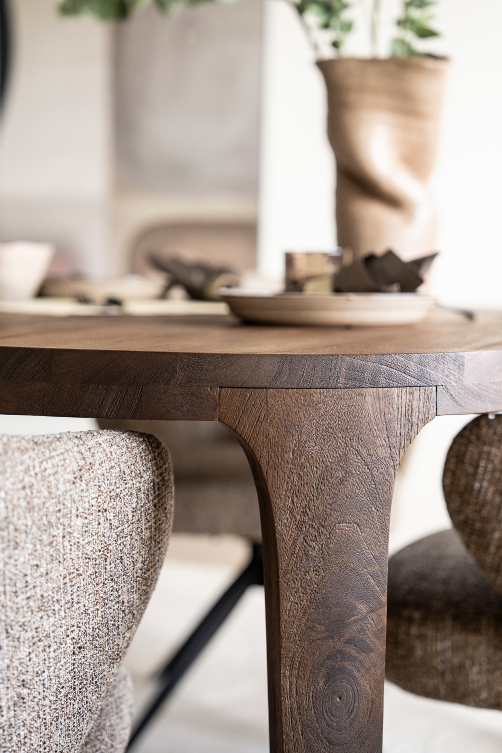 Table à manger en bois de manguier brossé