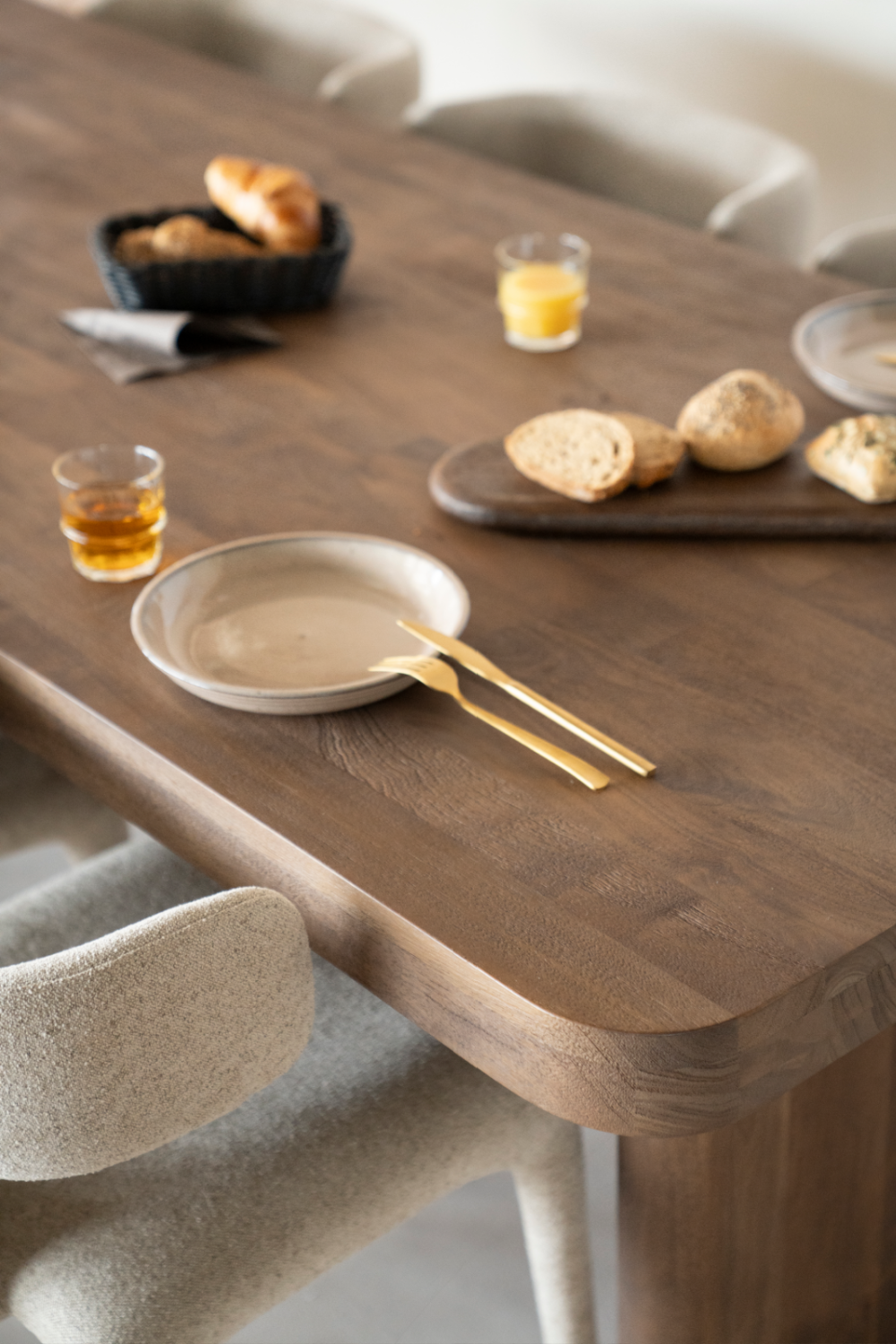 Table à manger en bois de manguier brossé
