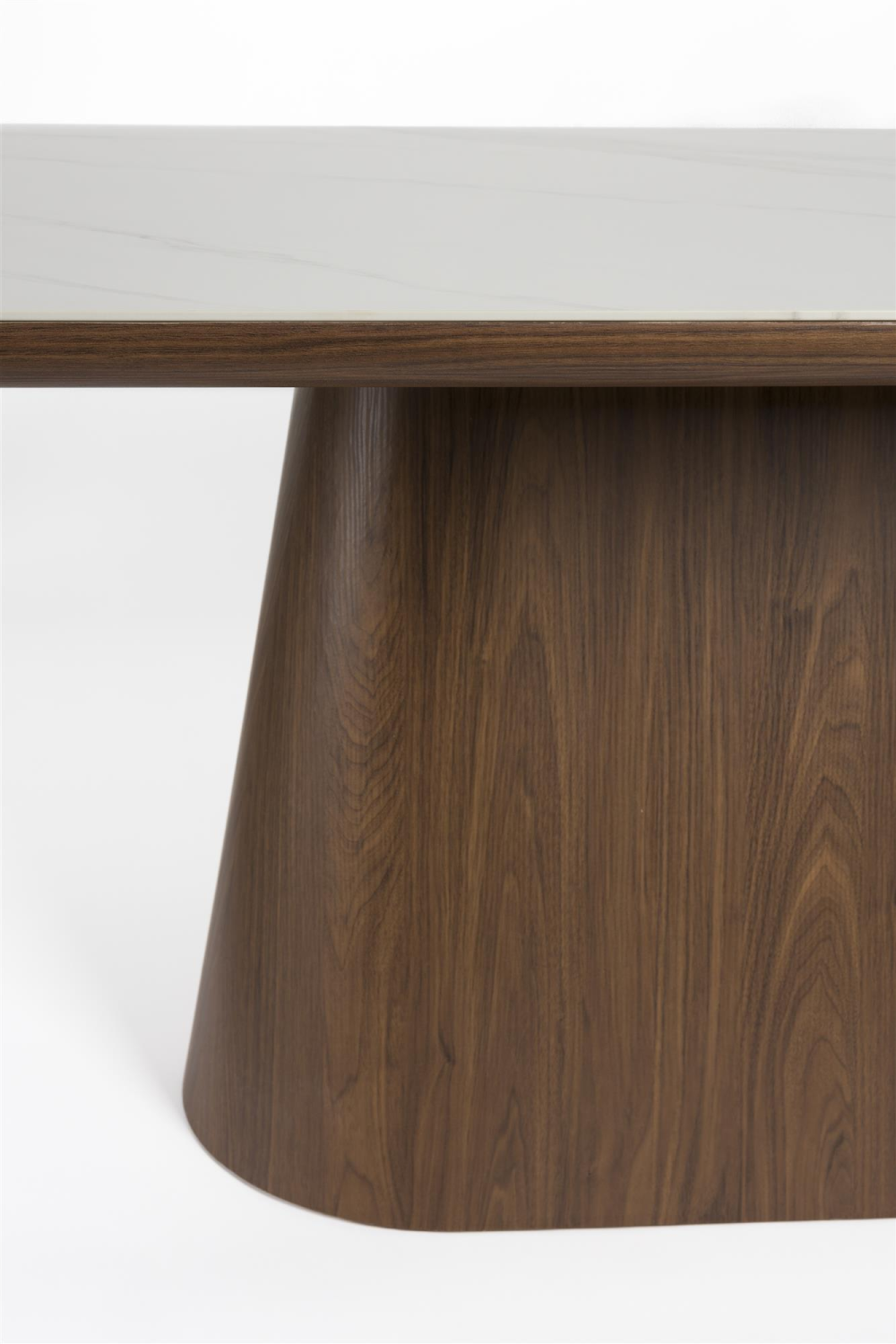 Table à manger ovale en bois
