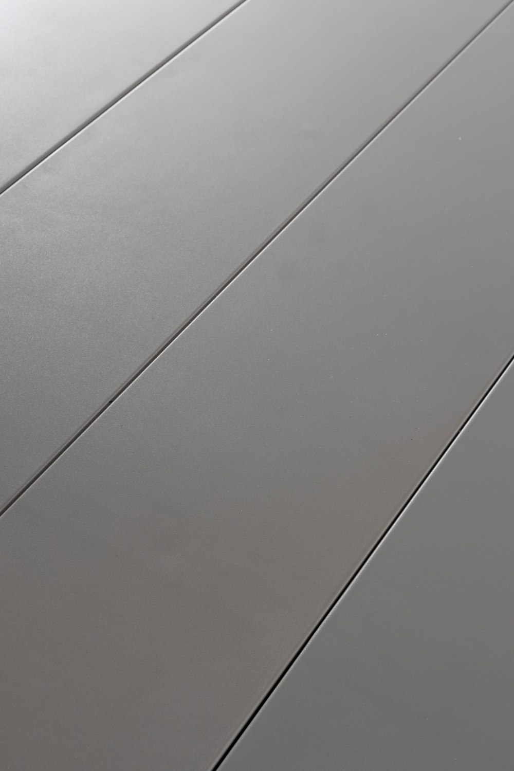 Table de salle à manger extérieure en acier gris