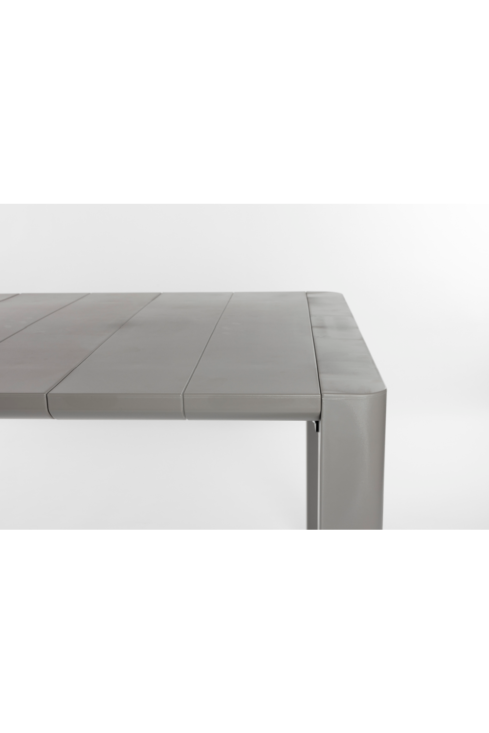 Table de salle à manger extérieure en acier gris