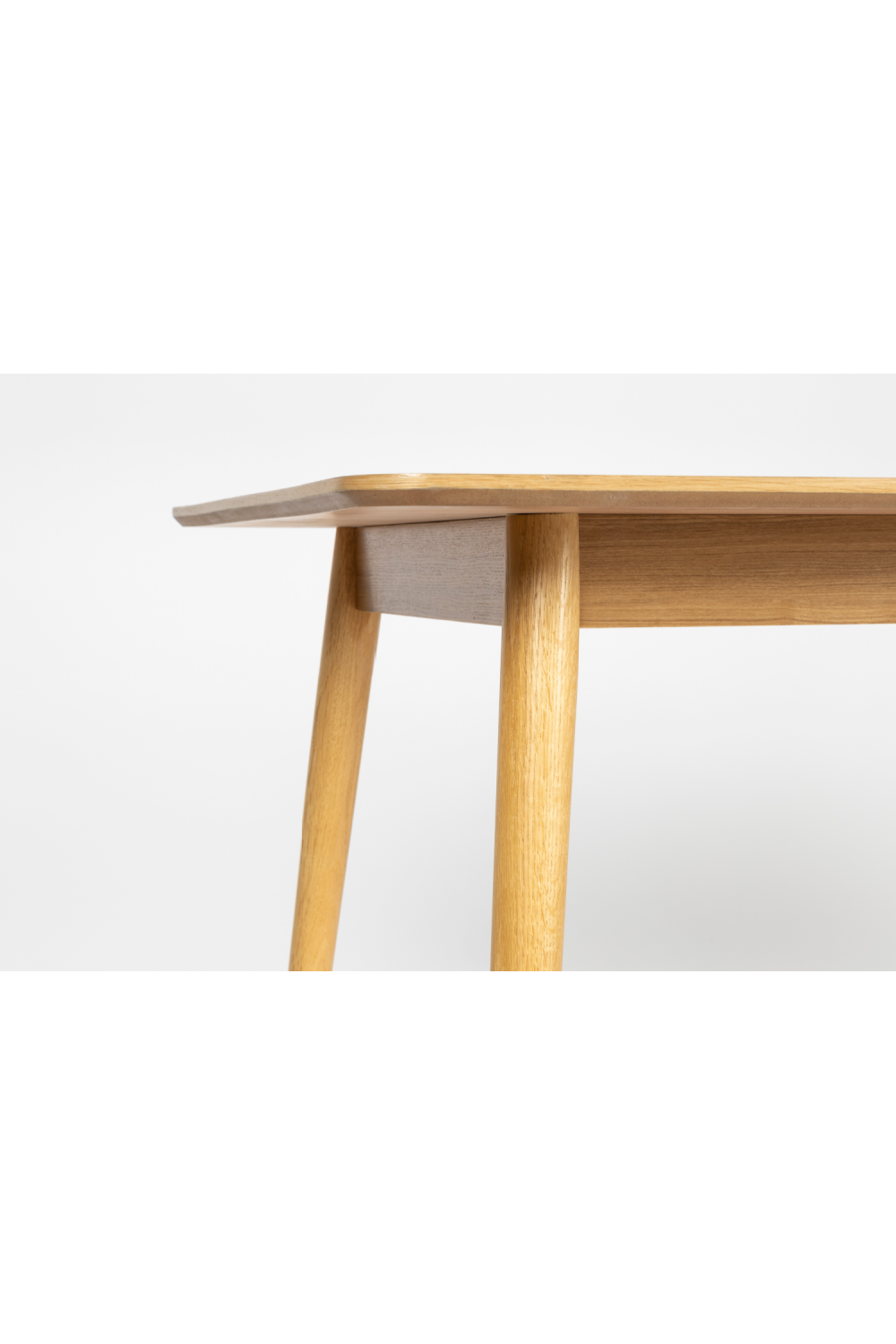 Table de salle à manger moderne en teck