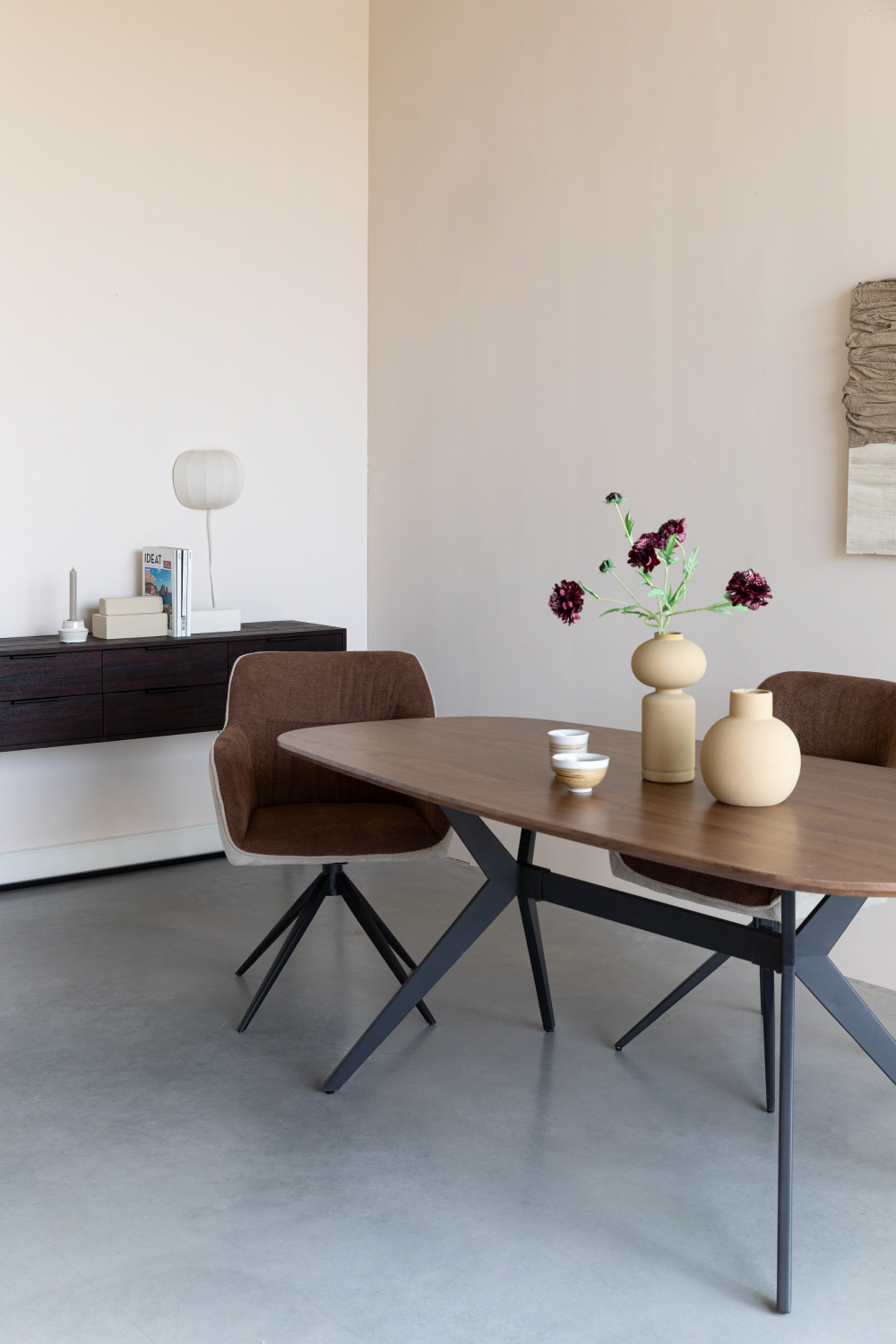 Table à manger moderne marron